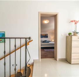 6 bedroom villa with pool near Sveti Lovrec and Poreč, sleeps 12